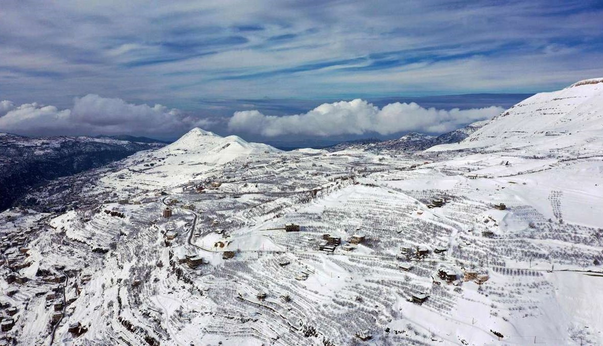خسائر كبيرة على القطاع .. تراجع كميات الثلوج تؤخر موسم التزلج في لبنان