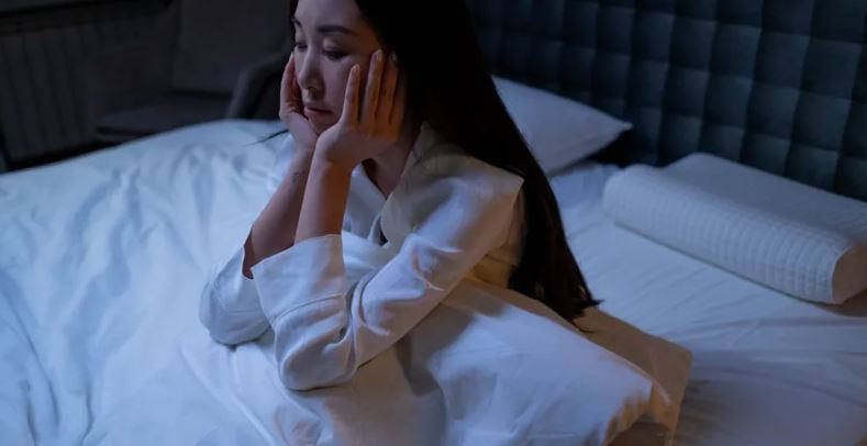أسوأ مما اعتقدنا.. دراسة تكشف تأثيرا مدمرا لاضطرابات النوم