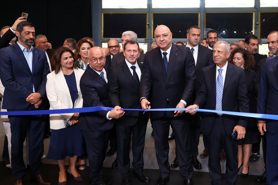 عون-يفتتح-معرض_4cb1d938b0c7.jpg