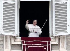 الفاتيكان أبلغ فرنسا أن مبادرتها منحازة وعليها الالتزام بقرارات الخماسيّة
