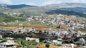قرى فارغة ومزارع أكلتها النيران.. اشتباكات حزب الله وإسرائيل تضغط على الجنوب اللبناني