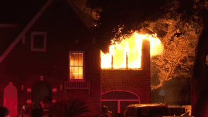 حريق يدمر منزل طفولة بيونسيه في يوم عيد الميلاد