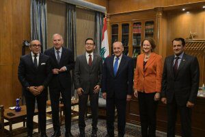 سفراء «الخماسية» سيحملون إلى بري حلاً لعقدتين تواجهان الملف الرئاسي اللبناني