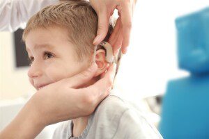 بارقة أمل.. علاج جيني يعيد السمع لأطفال صم