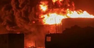 48 قنبلة.. إسرائيل: دمّرنا ميناء الحديدة بالكامل