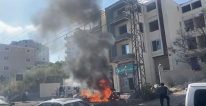 غارة إسرائيلية تستهدف سيارة في عين بعال وأخرى على بوكلين في ياطر