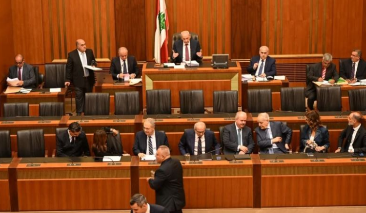 الجلسة التشريعية : إقرار قانون واحد وهو تشديد العقوبة على مطلقي النار عشوائيا