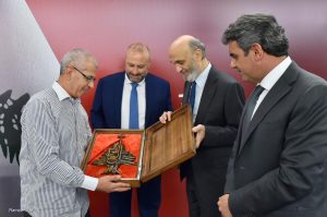 جعجع: إما أن نربط الانتشار بلبنان كي يعود أو نُقصيه تمامًا ونقول له “ابقَ في الغربة”