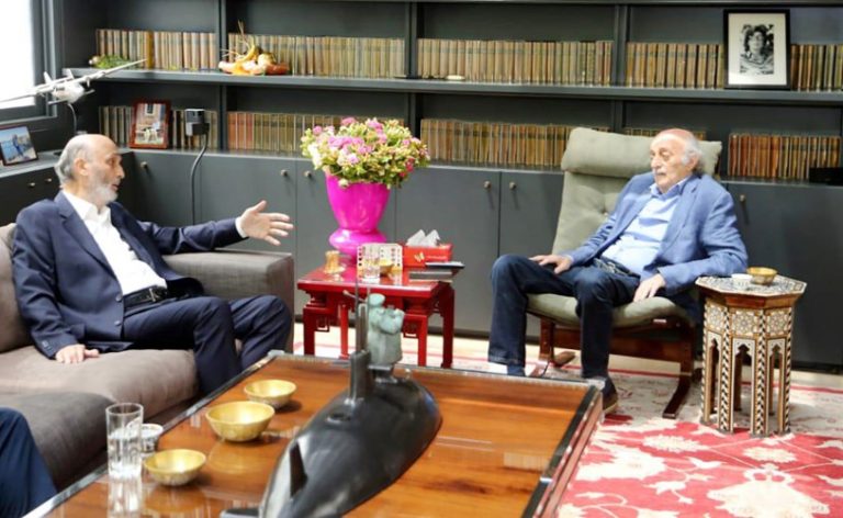 مصدر «اشتراكي» لـ «الأنباء الكويتية»: لقاء جعجع وجنبلاط إيجابي وهناك توافق على دعم العهد وتسليم سلاح الحزب